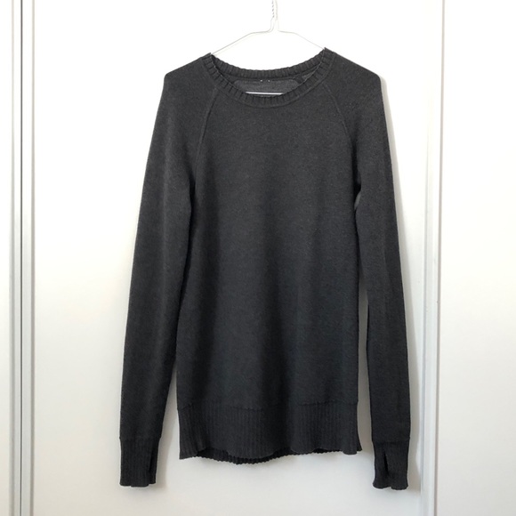 Lululemon Charcoal Gray Long Sleeve Sweater. - Picture 1 of 6